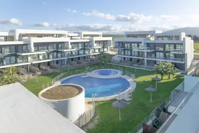 Image de Appartement 'Palacio De Pilas 22' avec piscine partagée, Wi-Fi et climatisation