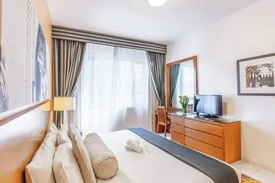 Image de Two Bedroom Apartment Near Al Mankhool Park Dubai