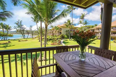 Image de Trade Wind Breeze, Wailua Bay View 2br 2ba Sleeps 2-6. Guest Room  2 Twins/King