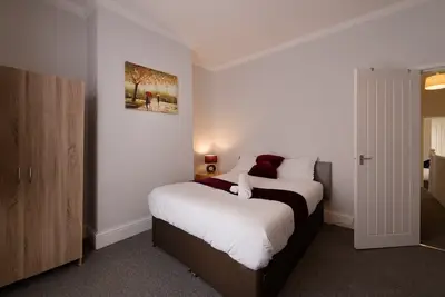 Image de Brand-New Oasis | 4 Beds | 5 Mins to Anfield!