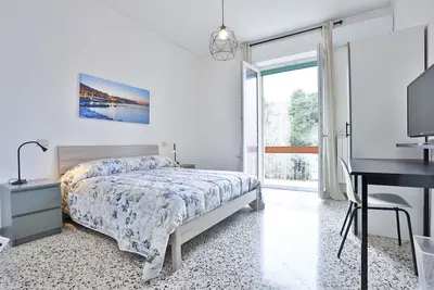 Sea and City - Bright Apartment near the sea