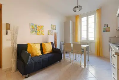 Image de Cozy apartment of about 60 sqm located on the second floor of a building without a lift. The accommodation can host up to 4 people and is equipped with all comforts. The property is located in the Navigli district, a lively area, well served by public tra