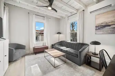 Luxury 3brm/1bath Duplex in Jp