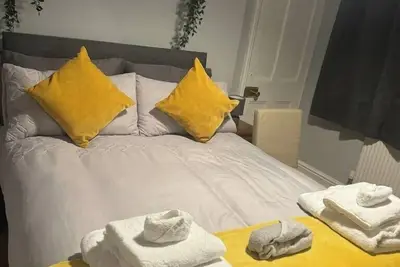 Image de 2 Guests - Free Parking - 6min to Derbion Centre