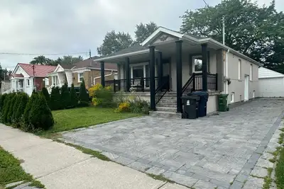 Image de Bright & Spacious Home for 4 • Near Dvp/401 • Free Parking