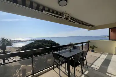 Image de Appartement Pour 4 Personnes Face A La Mer - Centre Ville