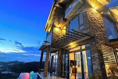 Image de Hồ Bơi Vô Cực - Có thể Săn Mây Tại Giường - View rừng thông và thành phố