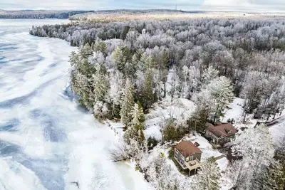 Image de Grand Lake Getaway | Lake Front | Custom Sauna | 2 Cabins | Sleeps 12