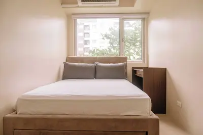 Image de Tranquillité de la piscine et du jardin