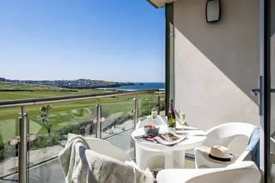 Image de Surfside 34 Zinc is a stylish two bed apartment situated in the heart of Newquay