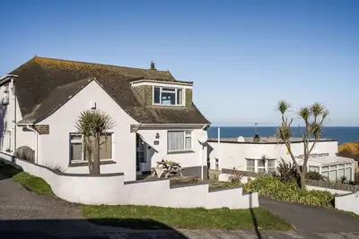 Image de Casa Sirena Apartment offers a serene and picturesque coastal retreat