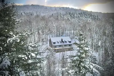 Image de Ski/Mtb Sleeps 20 home w/ mountain views near Killington/Woodstock. Rent 2 units