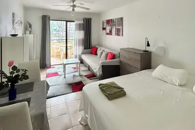 Image de Studio apt. in Castle Harbour with pool view (C020)