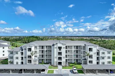 3/2 condo in Wellen Golf & Cc