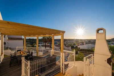 Image de Stunning 4-Bedroom Villa with Private Pool & Garden - Near Old Town & Beaches