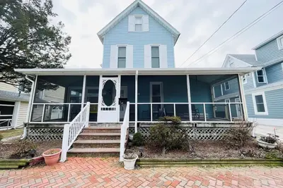 Image de Classic Ocean Block Cottage, Steps to Boardwalk, Beach & Funland with Porch!