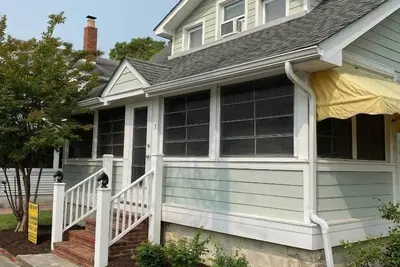 Image de Charming Ocean Block Cottage - Steps from the Beach, Sleeps 14, Pet-Friendly!