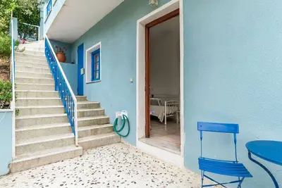 Image de Appartement \"Stenies Little Nook\" avec vue sur la montagne, Wi-Fi et climatisation