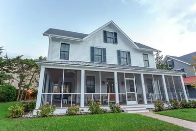 Image de Charming Ocean Block Cottage with Modern Amenities – Perfect for Family Retreats