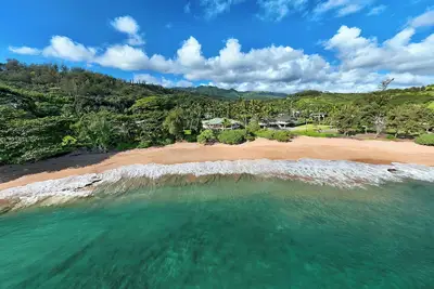 Image de Moloaa Bay Villa & Cottage, beachfront on secluded white sand beach