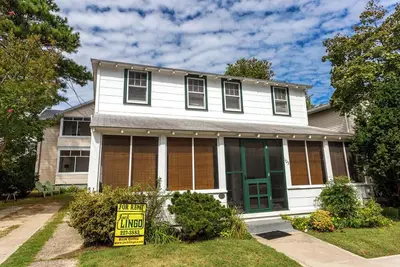 Image de Coastal Charm: Classic Cottage, 1. 5 Blocks to Beach & Boardwalk, Sleeps 8