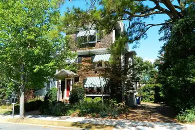 Image de Charming Ocean Block Cottage with Lake Views, Steps to Beach & Boardwalk!