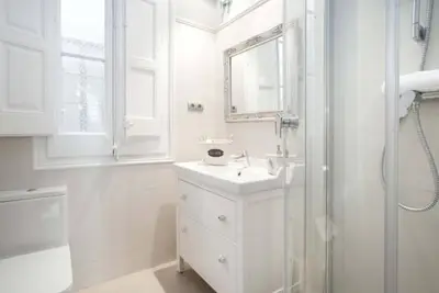 Image de Le Monde-Fabulous 5-Bedroom Apartment