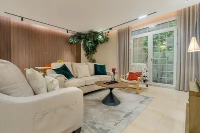 Image de Modern 3-bedroom apartment with garden