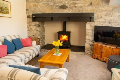 Image de Ty'r Garreg - sleeps 7 guests in 4 bedrooms