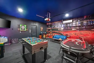 Image de Privacy, Walk to Festivals/Polo Grounds, Game Room, Pool & Spa