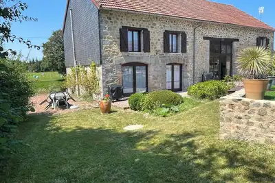 Image de Gîte Le Roseau à la campagne avec piscine
