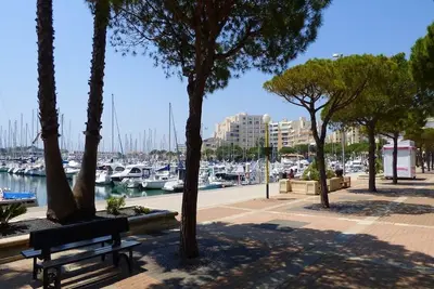 Image de Carnon plage - Agréable F2 + loggia vue port + pkg, proche plages et commerces