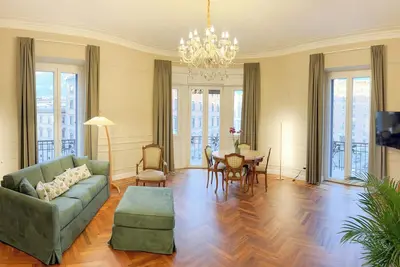 Image de Elegance and Luxury in the Heart of Rome