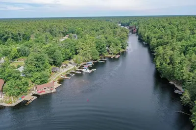 Image de The Muskos Cottage - Cozy lakeview @ The Severn Falls Marina