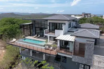Image de Oceanside Luxury Escape with Stunning Views
