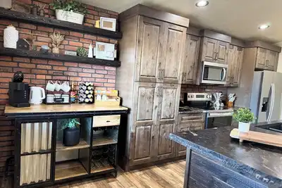 Image de Brand New Villa \"The Coop\" in the heart of Torrey