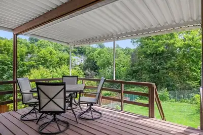 Image de Spacious 6br Home in Mt. Washington | Hot Tub + Deck |Sleeps 16