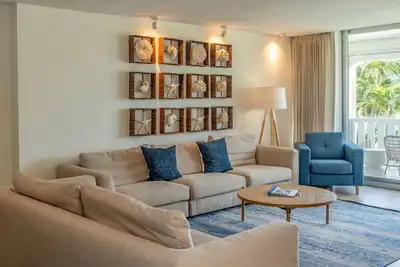 Image de Harbour Heights #41 Seven Mile Beach, Second Floor 4 Bedroom, 3. 5 Bathroom Townhouse