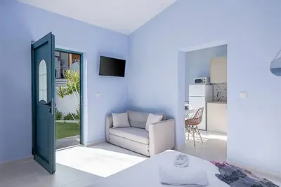Image de M City Apartments | Garden 1 | 100m from the beach