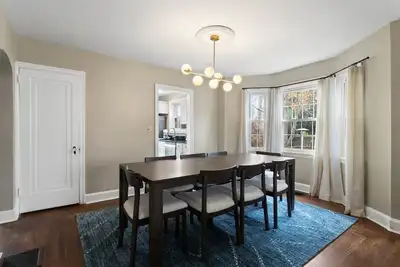 Image de Inviting 4br/2ba in Oakley- 2 Park Spots & Lg Deck