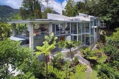 Image de Most Contemporary Estate in the heart of Honolulu Luxury Living\n