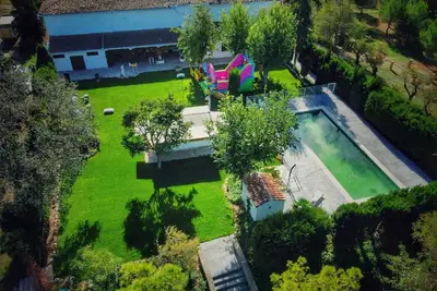 House with pool in the countryside, ideal for groups of family or friends, isolated.