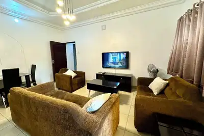 Image de 3 Bedroom Flat at Utako Abuja. 24hrs Light, Wifi & Kitchen