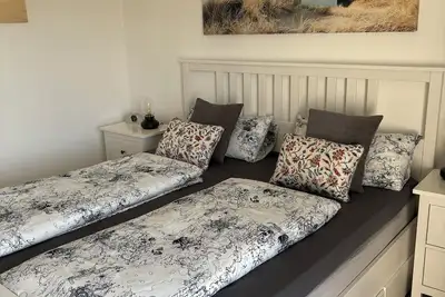 Image de Modern apartment by the lake with pool and sauna