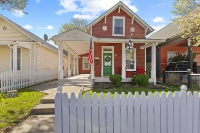 Image de Stay & Play Indy- Indoor Fun- 5 Min to Downtown- Sleeps 10