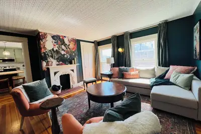 Image de Historic 2-bedroom apartment with WiFi, Ac in Downtown Biddeford