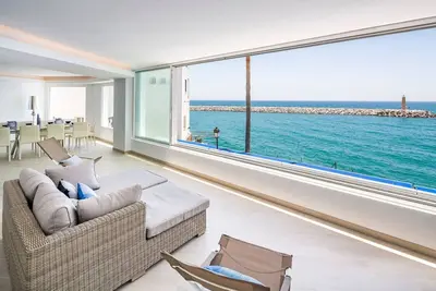 Image de Spectacular Puerto Banus  Modern 5 Bed Apartment