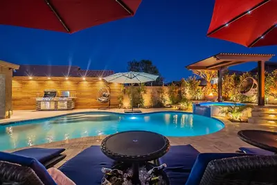 Image de 7br/4bath Escape w/Heated Pool, Billiards, Arcade Room, Hot Tub & Mini Golf