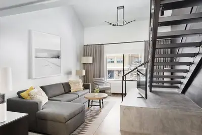 Image de Powder Hound Loft | King + Queen Sofa Sleeper at Gravity Haus Jackson Hole