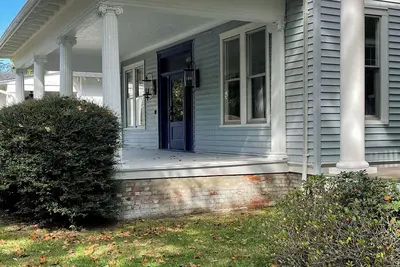 Image de Amazing Hgtv Designer King bedrm unit with zero gravity bed and king sofa bed